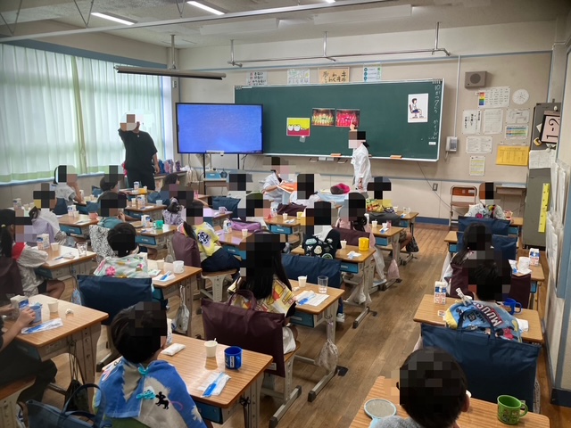 小学校の歯磨き指導